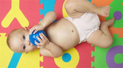 brincadeiras para os bebês de 0 a 3 meses bebê mamãe