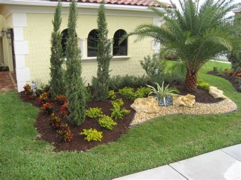 It's the only tropical state and the southernmost point of the continental u.s. Pin by Greg Starr on Outdoors | Florida landscaping, Front yard tree landscaping, Front yard ...