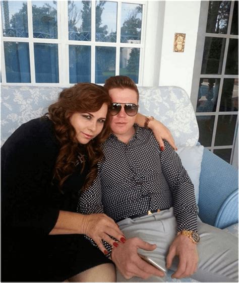 Saul alvarez canelo girlfriend, wife, relationships. Saul Alvarez - Wiki, Profile, Trainer, Wife… | 234Fight.com