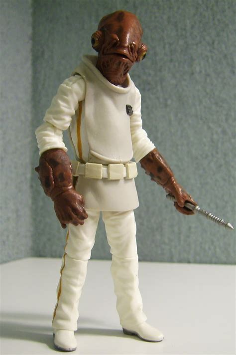 Its A Trap Admiral Ackbar Figure Makes Yelling Iconic Lines Fun