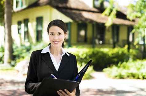Are there real estate agents that take terrible pictures? 5 Questions to Ask Your Real Estate Agent Before You Buy a ...