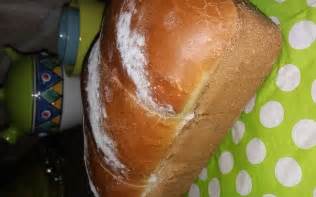 Mettre la levure dans le lait tiède et mélanger. Recette PAIN DE MIE MAISON pas chère > Cuisine Étudiant
