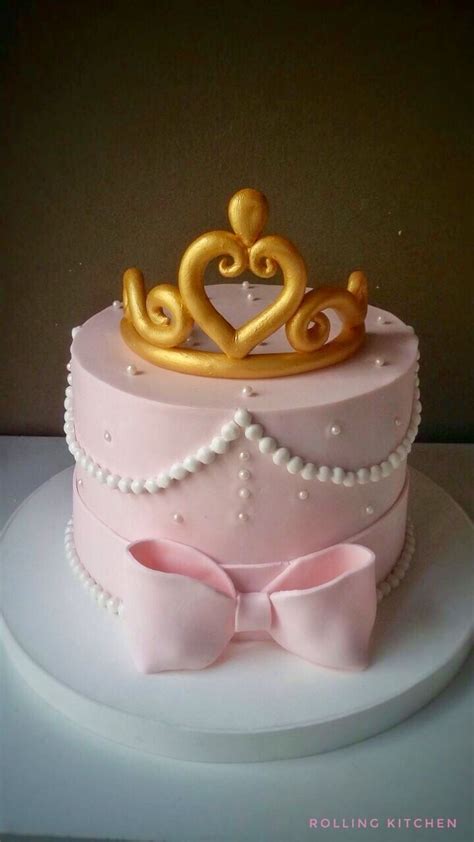 Tortas de 15 años tortas con fondant torta de cupcakes pastel de cumpleaños pastel princesa bolo princesa corona de princesa tortas de princesas fiesta de princesas. Torta corona | Torta de corona, Tortas, Coronas