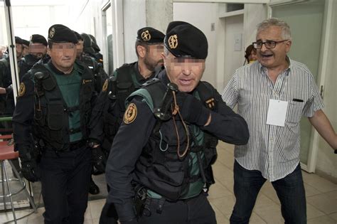 Ni Un Guardia Civil Se Mueve De Cataluña La Dirección General Suspende