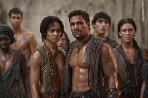 Spartacus Photo Cynthia Addai Robinson Manu Bennett 65 Sur 126