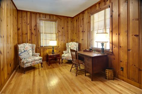 Decorating A Room With Wood Paneling