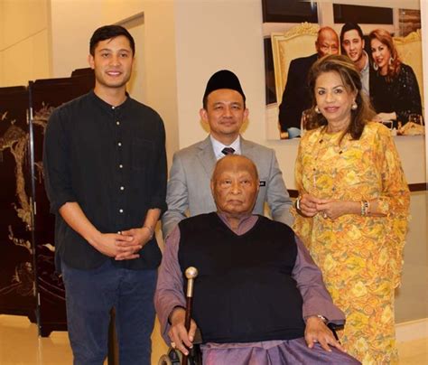 A) yang mulia tengku puteri iman afzan tengku abdullah, daughter of julia abdul rais (born 1993) at pantai hospital kuala lumpur. Mata Pasti Terpikat Dengan Tengku Fahd, Adinda Sultan ...