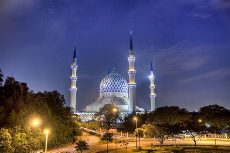 places of peace beautiful mosques in malaysia and where to find them gaya travel magazine