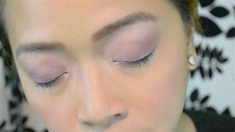 This is because they're sunken and shadowed, so sometimes eyeshadow effects are generally more difficult to see at night. How to Apply Eye Makeup for Deep Set Eyes: 15 Steps