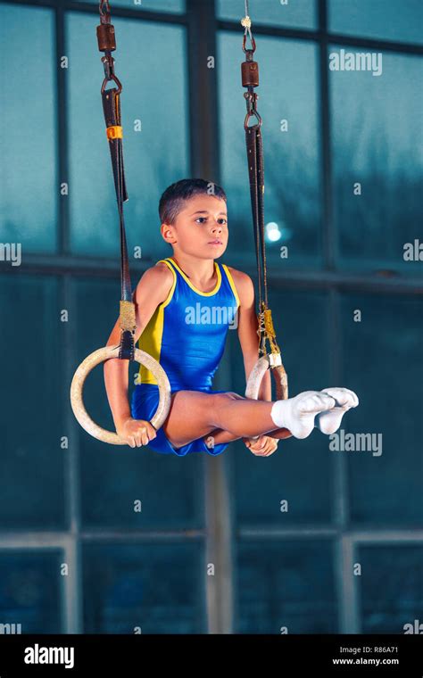 Male Gymnast Rings Hi Res Stock Photography And Images Alamy