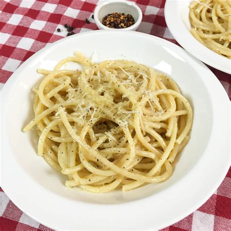 Pasta Cacio E Pepe Ensalpicadas