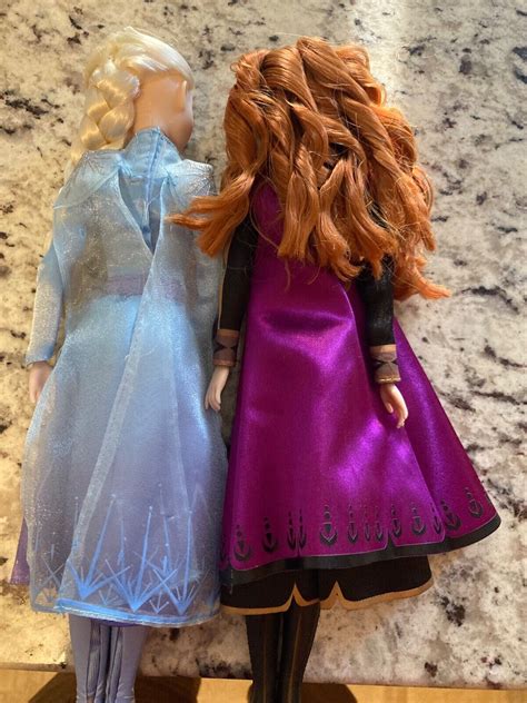 Frozen Elsa And Anna Singing Dolls Slightly Used Disney Brand Ebay