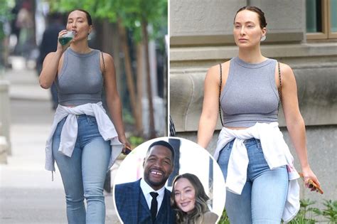Michael Strahans Girlfriend Kayla Quick Goes Braless In Sexy Skintight Top On Rare Solo Outing