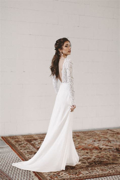 Maybe you would like to learn more about one of these? DAHLIA | Brautkleid lange ärmel, Kleid hochzeit, Brautmode