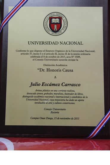 Distinción Académica Doctorado Honoris Causa
