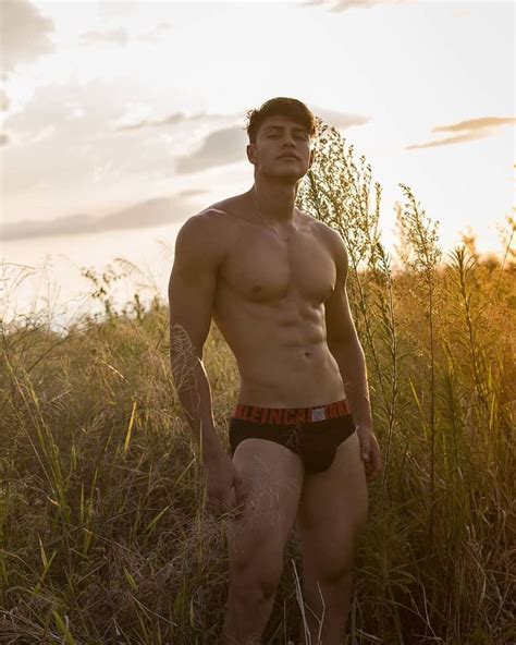 Mi Piace Commenti Pnv Male Model Network Pnv Malemodel