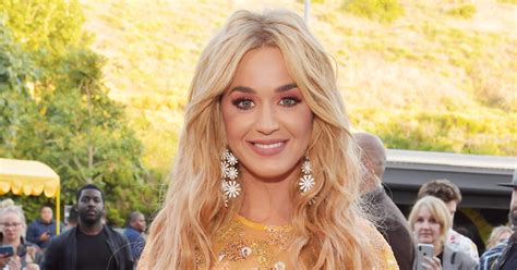 katy perry reveals a new blonde bob haircut for court