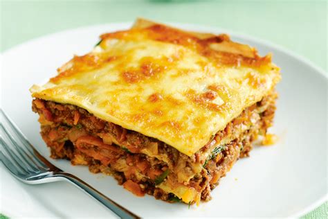 Cheesy Beef And Spinach Lasagne Beef Lasagne Meat Lasagna Spinach