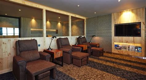 You were redirected here from the unofficial page: Best Price on Plaza Premium Lounge (International ...