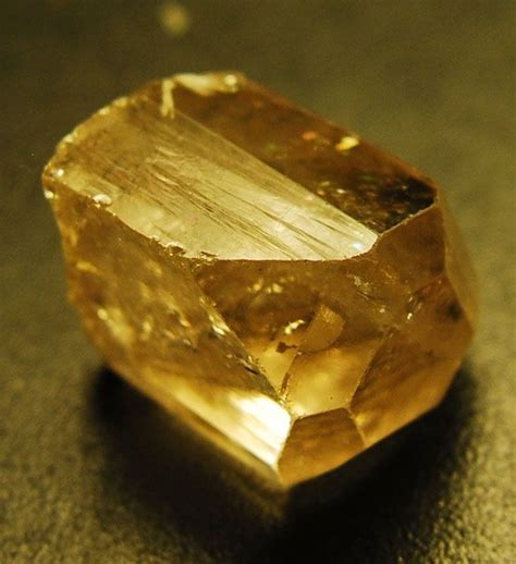 Gold or Yellow Topaz raw - Google Search | Minerals and gemstones, Rare