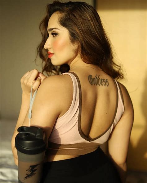 Aditi Mistry Instagram Fitness Model Who Is Known For Her Stunning