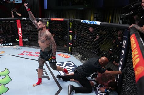 Tyson Pedro vs. Harry Hunsucker full fight preview | UFC 278 - MMAmania.com