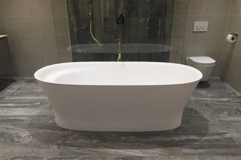 A freestanding bathtub and wellness experience elevated by warm candlelight and an impeccable view. Duravit Cape Cod freestanding bath 700330 | Duravit ...