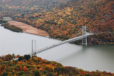 Descarga Digital De Bear Mountain Bridge Otoño En Westchester Foto