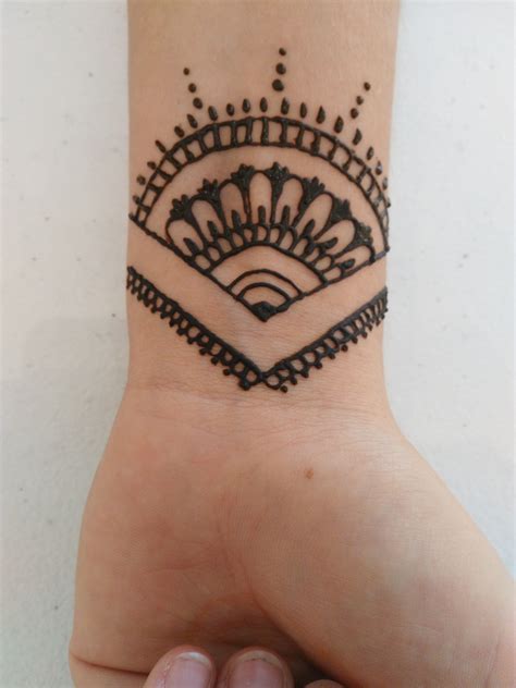Simple Wrist Tattoo Henna Tattoo Hand Wrist Henna Henna Tattoo Designs