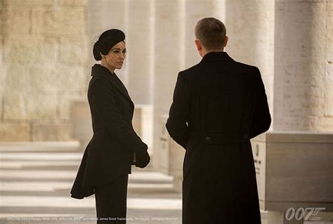 James Bond Fans Slam Spectre As Sexist For Monica Belluccis Short