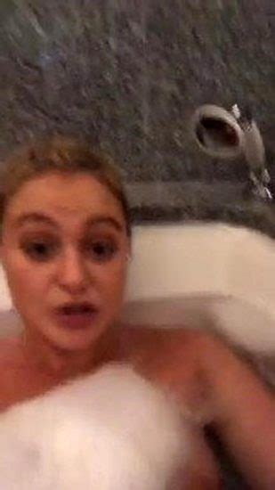 Iskra Lawrence Nude And Topless Pics And Leaked Porn