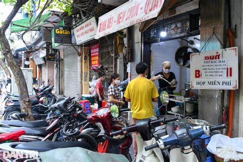 Hanoi Restaurants Reopen On Site Services Dtinews Dan Tri