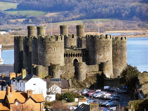 10 Most Beautiful Castles In The World Castles In Wales Beautiful