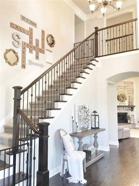 10 Simple Stair Wall Decor