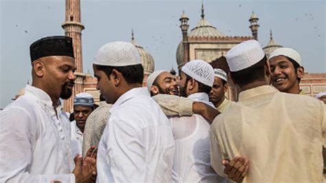 Eid Ul Fitr 2023 Heres How Muslims Are Celebrating The Holy Festival