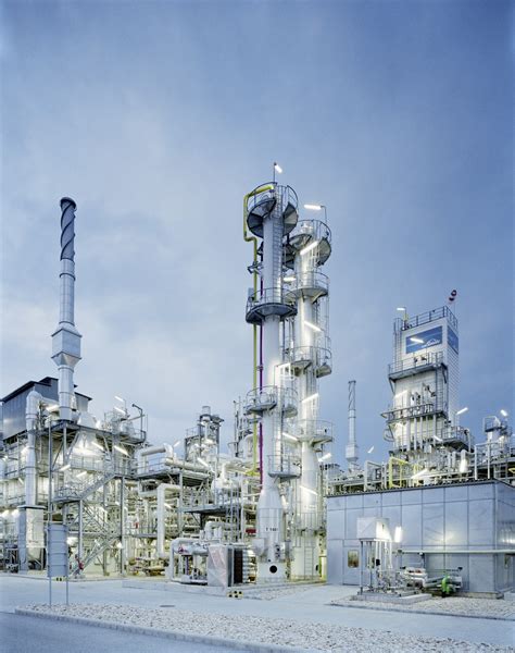 Saudi arabia oil & gas companies. $380 million contract for Linde in Saudi Aramco-Dow Sadara