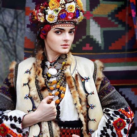 Beautiful Portraits Of Modern Women Giving New Meaning To Traditional Ukrainian Crowns Mulher