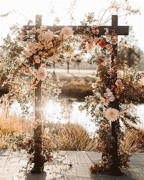 Rustic Wedding Ideas Top Chic Trends For Fall Wedding Arches Outdoor Fall Wedding