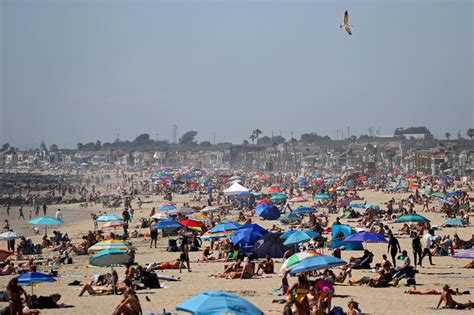 California Governor Closes Orange County Beaches After Crowded Weekend Cbs News
