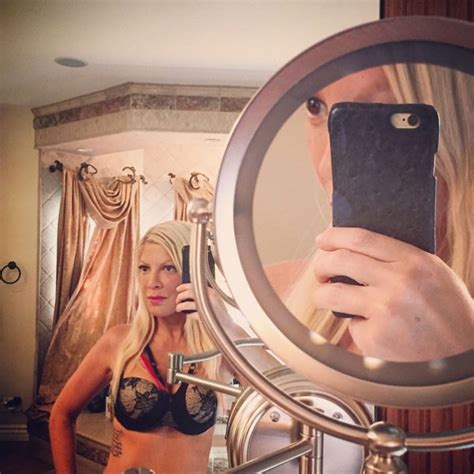 Tori Spelling Fights The Sag With Sexy Lace Bra See The Cleavage Baring Selfie E News