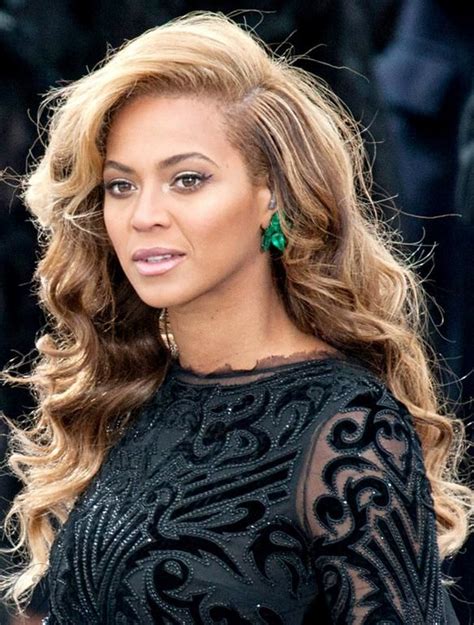 Luxurious Beyonce Hairstyle Long Wavy Full Lace Wig 100 Human Hair 22