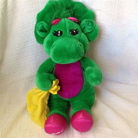 • barney and baby bop are here in 10 plush—ready for lots of cuddles! Large talking baby bop with yellow blanket plush toy