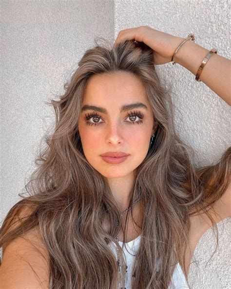 6 de octubre de 2000), conocida como addison rae, es una bailarina y celebridad de internet estadounidense. The Top 5 Rising Tiktok Online Stars - Private Data Revealed