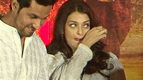 Aishwarya Rai Bachchan Crying In Public Full Uncut Video Youtube
