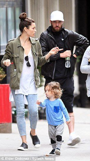 Jessica Biel And Justin Timberlake Stroll With Son Silas Men Street Outfit Jessica Biel And
