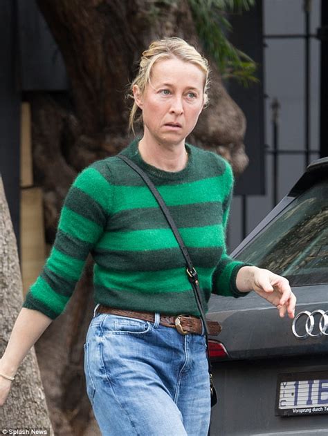 Offsprings Asher Keddie Shops In Melbourne With Husband Daily Mail Online
