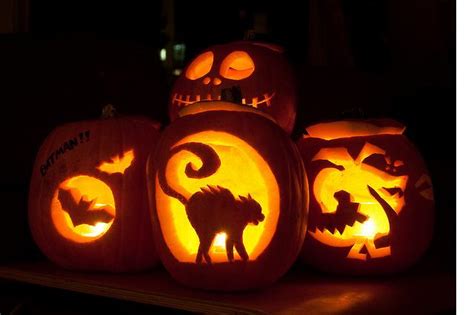 You can use these patterns, stencils, templates, models, and shapes as a guide to make other objects or to transfer designs. therookiewife: Cool Printable Pumpkin Carving Patterns