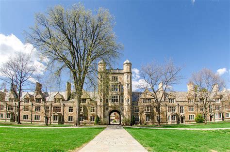 What Lsat And Gpa Do You Need For University Of Michigan Law School