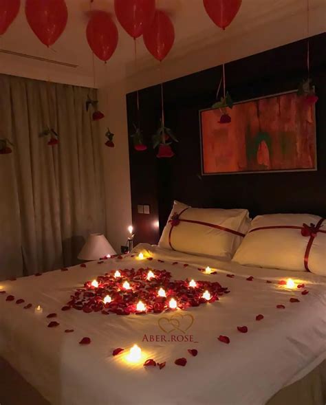 Romantisches Bett Mit Kerzen