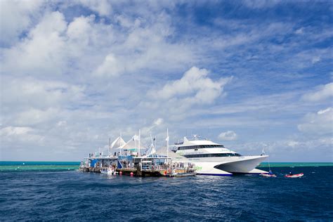 Great Barrier Reef Tour Whitsundays Floating Pontoon Hardy Reef